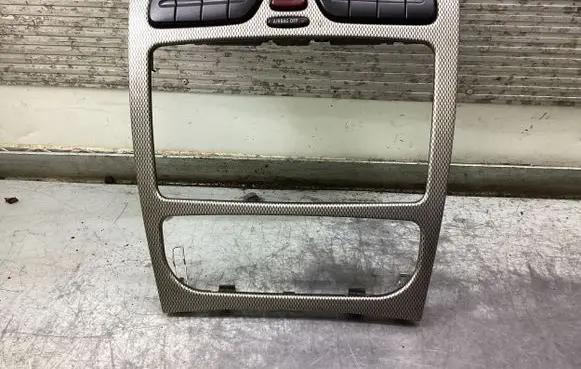 Mercedes-Benz C W203 Hazard light switch 3306490102 10334496001 2038204151