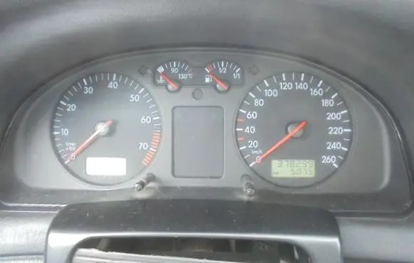 Speedometer (instrument cluster)