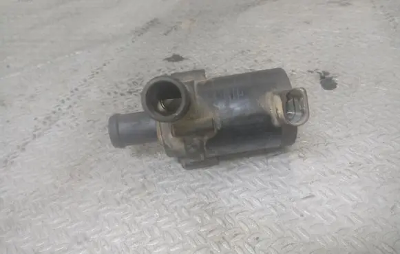 Volkswagen Touareg I Electric auxiliary coolant/water pump 7L0965561