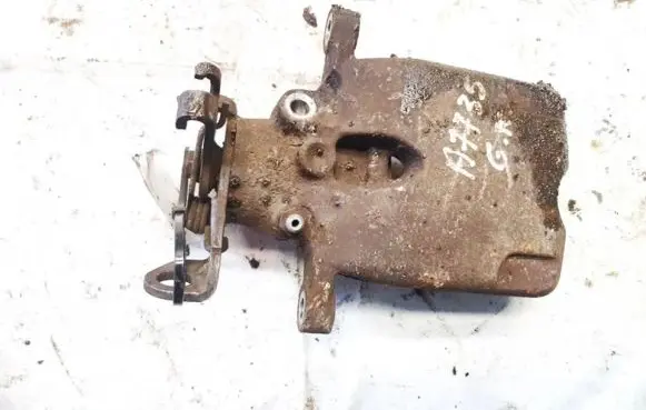 Opel Insignia A Rear brake caliper