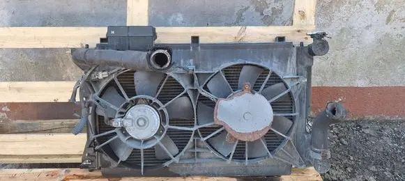 Toyota Avensis T250 Radiator set