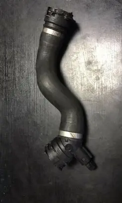 Coolant pipe/hose