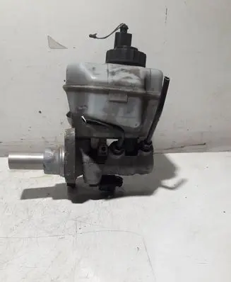 Brake fluid reservoir