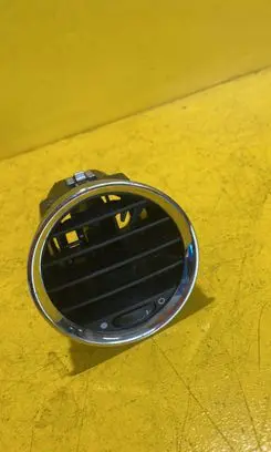 Fiat 500 Dash center air vent grill RZ1R1P7K8