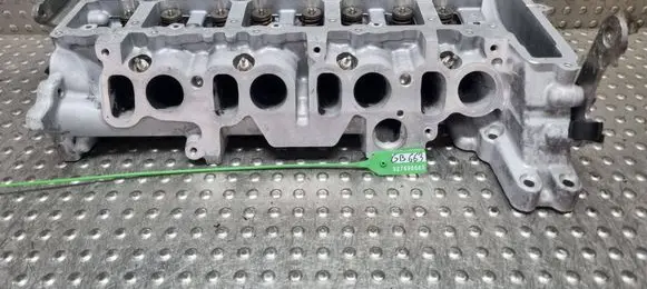 BMW X1 E84 Engine head S27698663 7797678