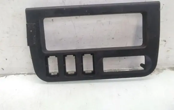 Hyundai Galloper Radio/GPS head unit trim HR615202