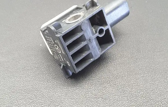 Mercedes-Benz S W221 Airbag deployment crash/impact sensor 0038202826