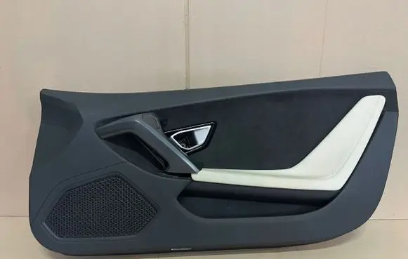 Volkswagen Tiguan Front door card panel trim