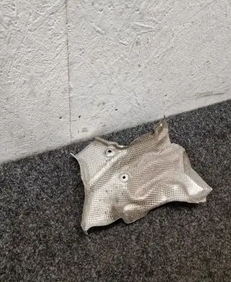Porsche Macan (95B) Heat shield in engine bay 95B399545