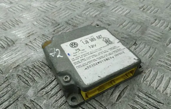 Volkswagen PASSAT B5 Airbag control unit/module 1J0909607