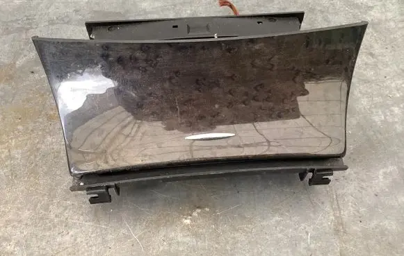 Mercedes-Benz E W211 Ashtray (front) 2118202375 33501101 00020619980001