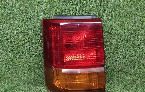 Nissan Elgrand Rear/tail lights
