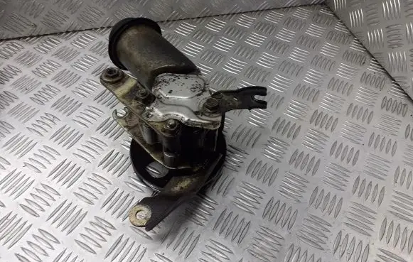 Toyota Yaris Electric power steering pump BRAK