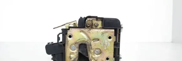 Volkswagen Golf III Front door lock 1H1837016