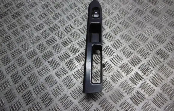 KIA Rio Quarter vent window switch 612W19330