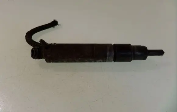 Volkswagen Caddy Fuel injector 028130201G