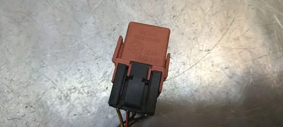 BMW 5 E60 E61 Other relay 1742690