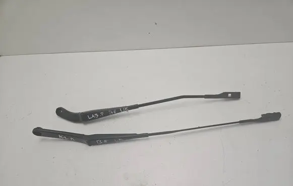 Audi A4 Allroad B8 Front wiper blade arm 8K2955408