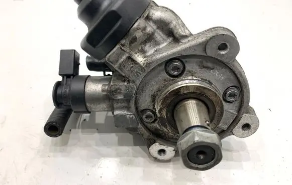 Volkswagen Tiguan Fuel injection high pressure pump 