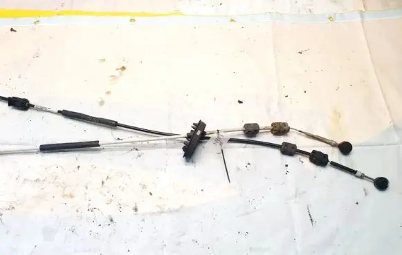 Opel Insignia A Gear shift cable linkage