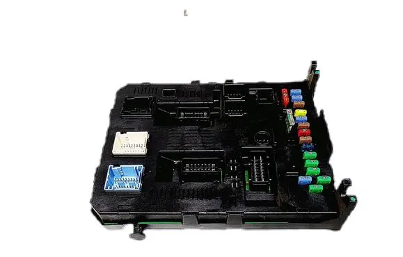 Citroen C4 I Fuse module 9661940480
