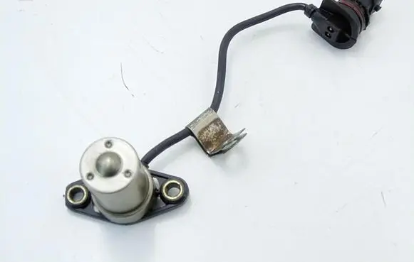 Opel Zafira B Oil pressure sensor 8980864121