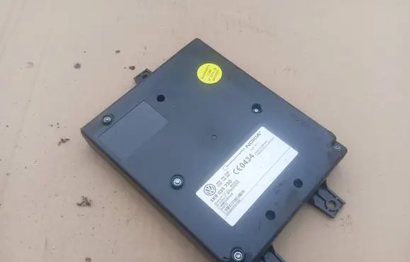 Volkswagen Golf V Bluetooth control unit module 1K8035730 0542727