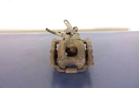 Volkswagen Jetta VI Rear brake caliper 