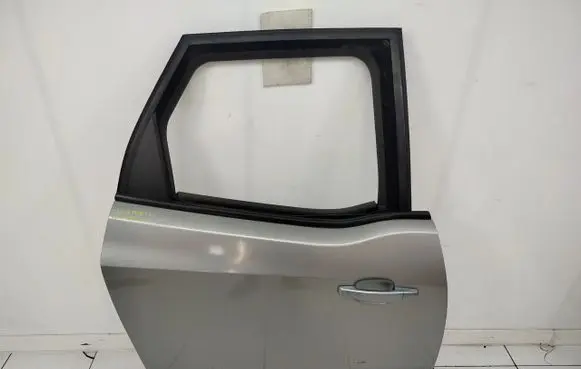 Opel Meriva B Rear door 13L11