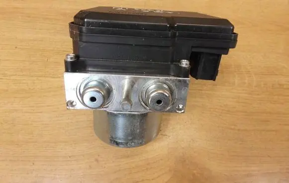 Nissan Juke I F15 ABS Pump 47660BF10C