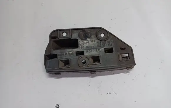 Volkswagen Eos Front bumper mounting bracket 1Q0807183 M5927