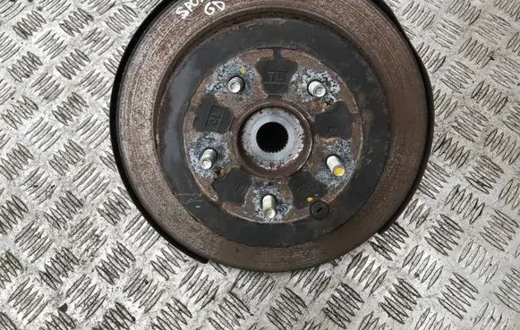 Rear wheel hub