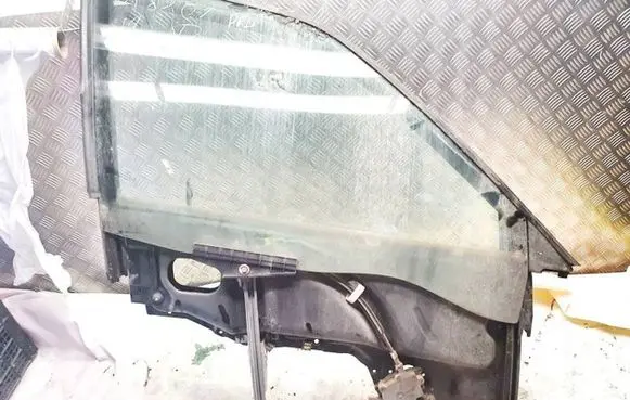 Audi 80 90 S2 B4 Front door window/glass frame 