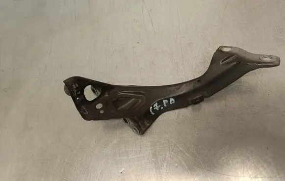 Audi A6 Allroad C7 Fender mounting bracket 4G0821136A