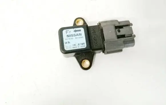 Nissan X-Trail T30 Airbag deployment crash/impact sensor 479308h300