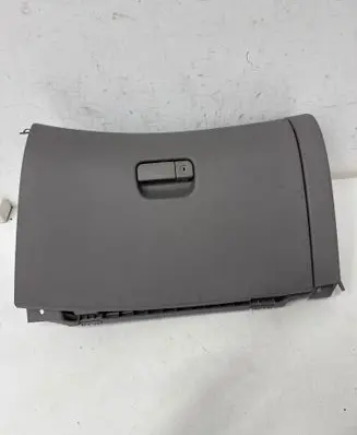 Mitsubishi Grandis Glove box