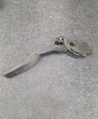 Maserati Levante Accelerator throttle pedal 04861715AE
