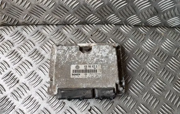 Volkswagen Polo III 6N 6N2 6NF Engine control unit/module 038906013D 0281001679