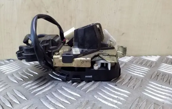 Mazda Premacy Rear door lock