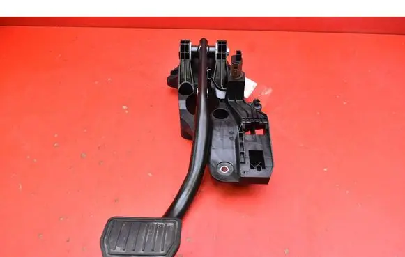 Tesla Model Y Accelerator throttle pedal P118869150A