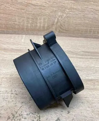 BMW 5 E39 Mass air flow meter 0928400527
