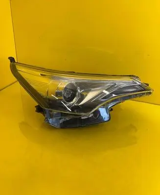 Toyota Avensis T270 Headlight/headlamp 05-47