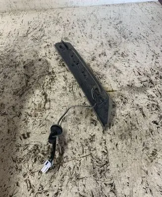 Mitsubishi Outlander Third/center stoplight p5631