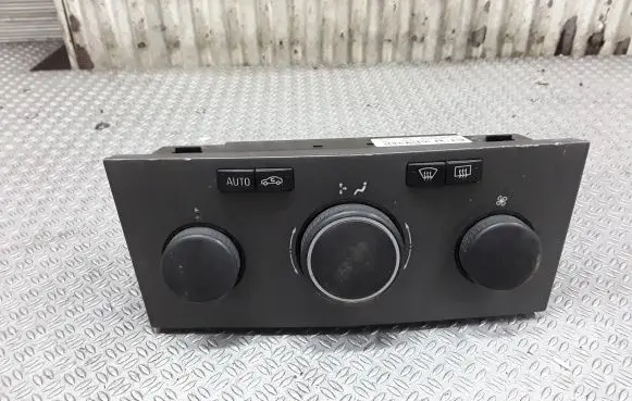 Opel Zafira B Climate control unit 13168100
