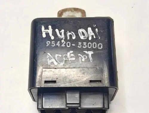 Hyundai Accent Window wiper relay 9542033000