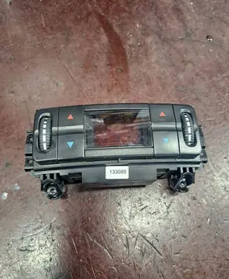 Mercedes-Benz E W211 Climate control unit 2118300285 00081703