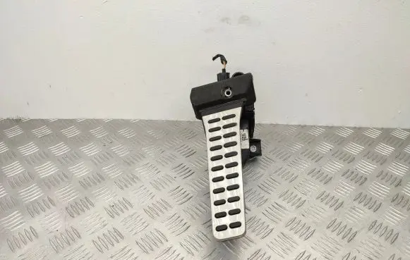 Hyundai i40 Accelerator throttle pedal KA40105C3Z200 40105C3Z200 327273R300