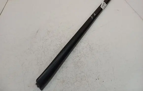 Peugeot 807 Front door glass trim molding