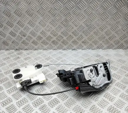 BMW X5 G05 Rear door lock 7477704 7444674