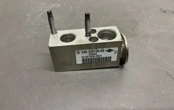 Mercedes-Benz B W246 W242 Air conditioning (A/C) expansion valve 2468300084